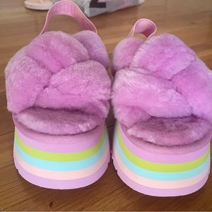 UGG Disco Cross Slide - size 10